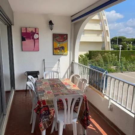 Coeur Port Camargue T2 Pour 6 Personnes N2 129